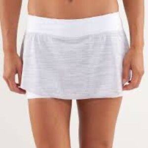 Lululemon Run: Light As Air Skirt Commuter Denim White / Fossil / White Size 8